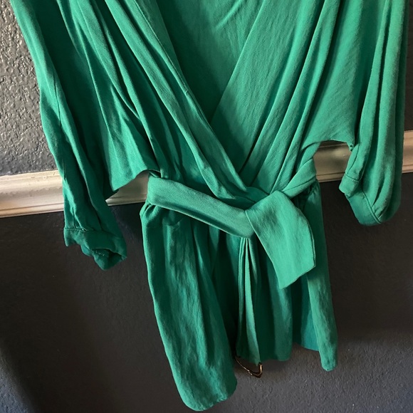 Beautiful romper! - Picture 4 of 5